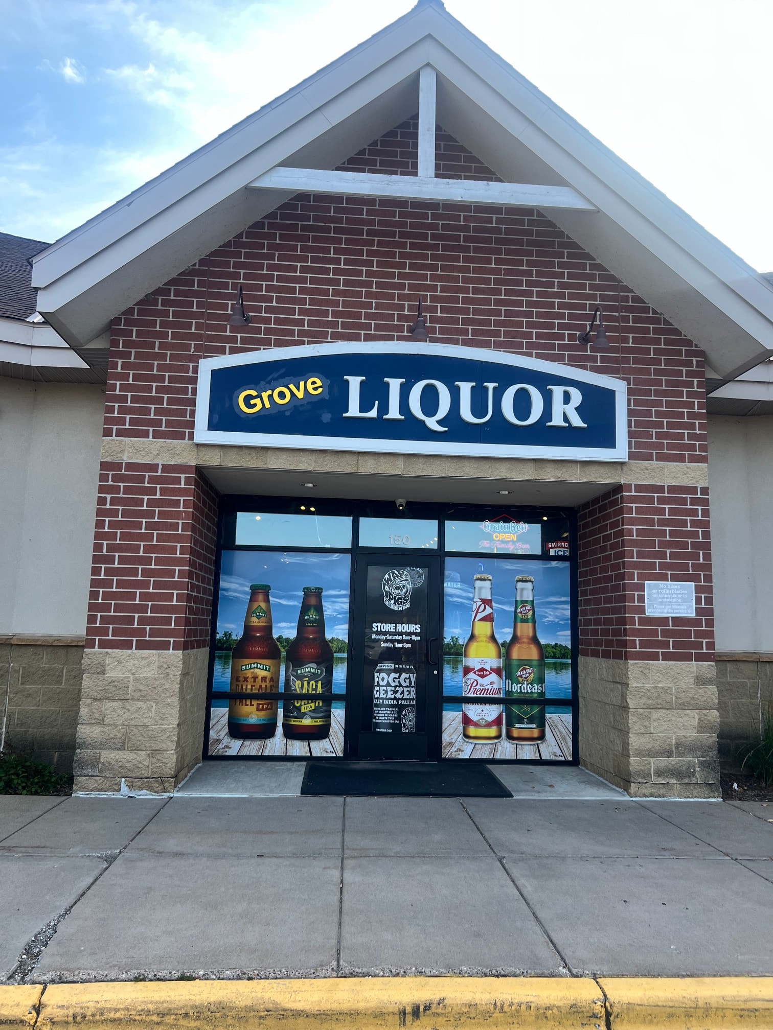 Grove Liquor sign